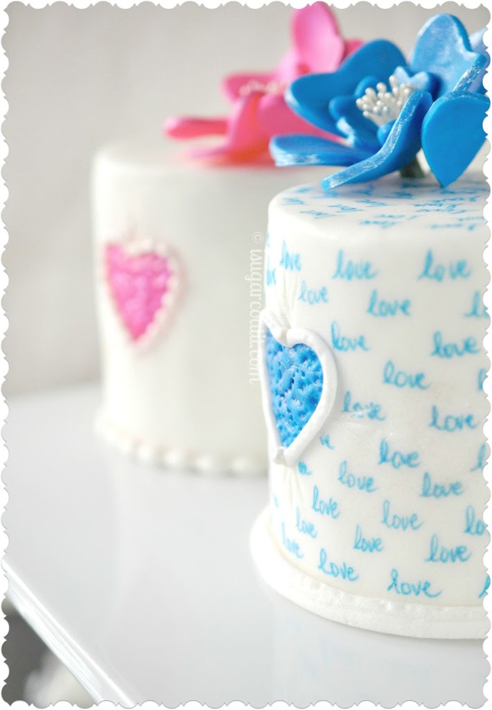 Red Velvet Love Note Mini Cakes & Heart Flowers