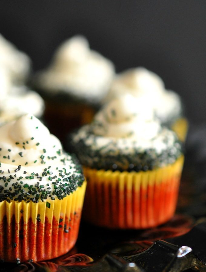 Halloween Red Velvet Mini Cupcakes & DIY Skull Toppers