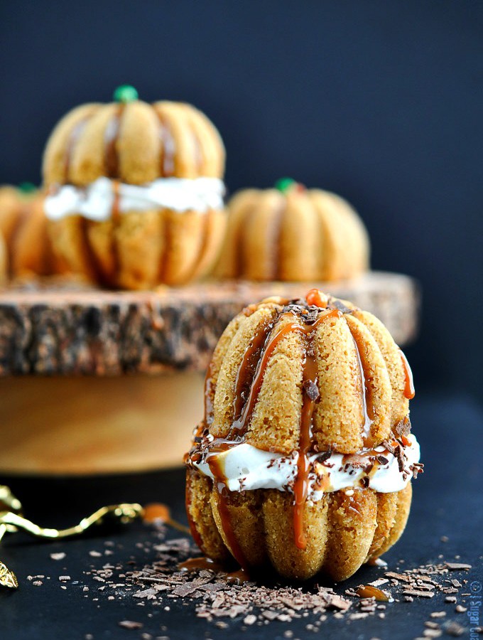 Spiked Chai Latte Mini Bundt Cakes