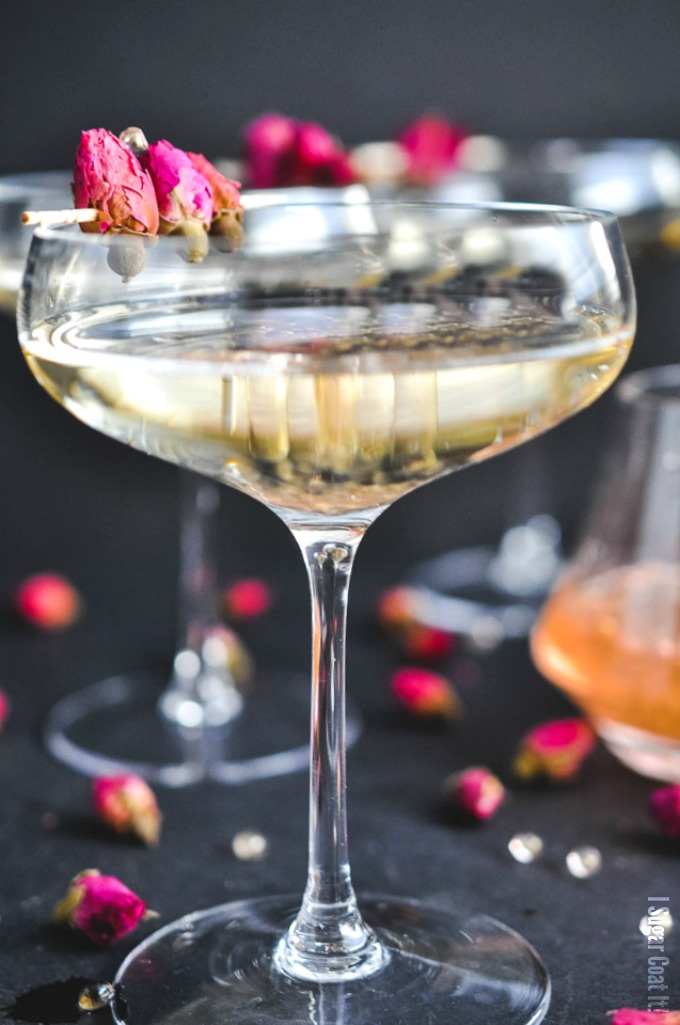 Make a bubbly entrance to 2017 with Molecular Rose Caviar Champagne. Rose-infused pearls and your favourite bubbly for a delightfully refreshing toast!