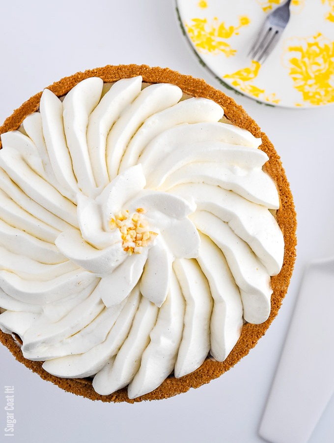 With a flavour profile similar to a blend of grapefruit and mandarin, this divinely aromatic Yuzu Whipped Coconut Cream Tart brings all the citrus love!